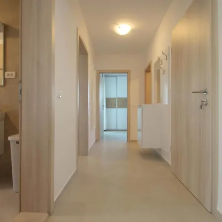 Ferienwohnung Fur 4 Personen Ca 72 Qm In Novigrad, Istrien Istrische Riviera Apartment *