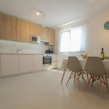 Ferienwohnung Fur 4 Personen Ca 72 Qm In Novigrad, Istrien Istrische Riviera *