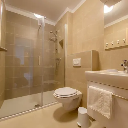 Ferienwohnung Fur 4 Personen Ca 72 Qm In Novigrad, Istrien Istrische Riviera Apartment *