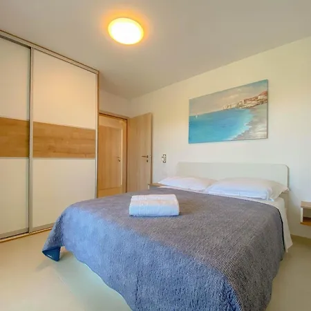 Ferienwohnung Fur 4 Personen Ca 72 Qm In Novigrad, Istrien Istrische Riviera Apartment
